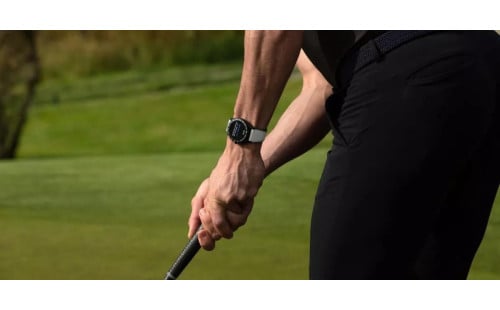 Montres GPS VS Télémètres pour le golf : quel est le meilleur choix ?
